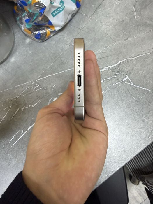 Iphone 15 pro 128 гб акумулятор 84%