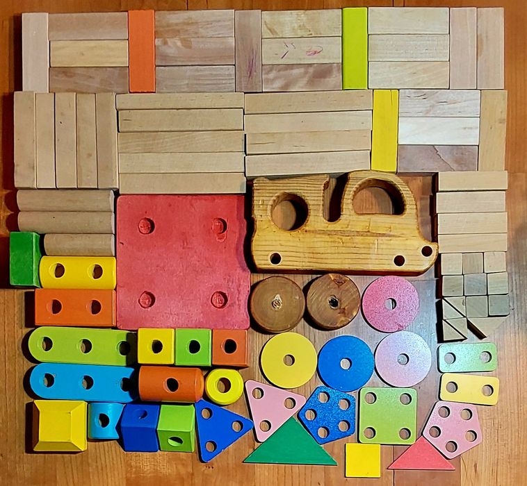 Конструктор детский лего и деревянный.