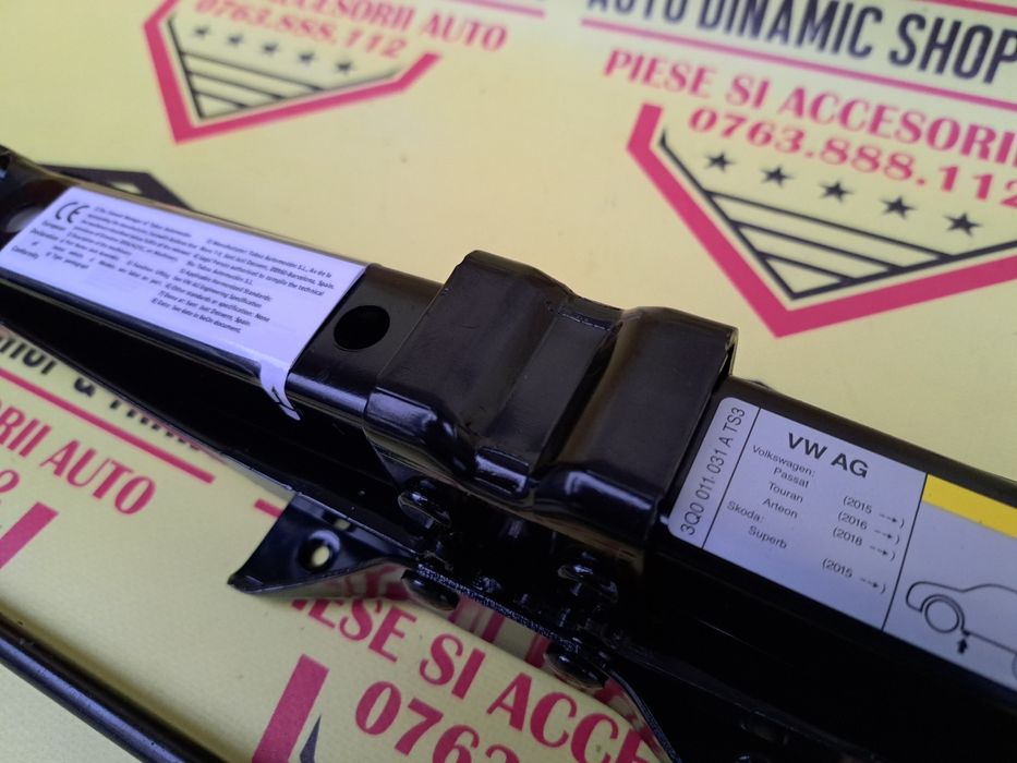 Cric auto original Vw Passat B8  Touran Skoda Superb Arteon