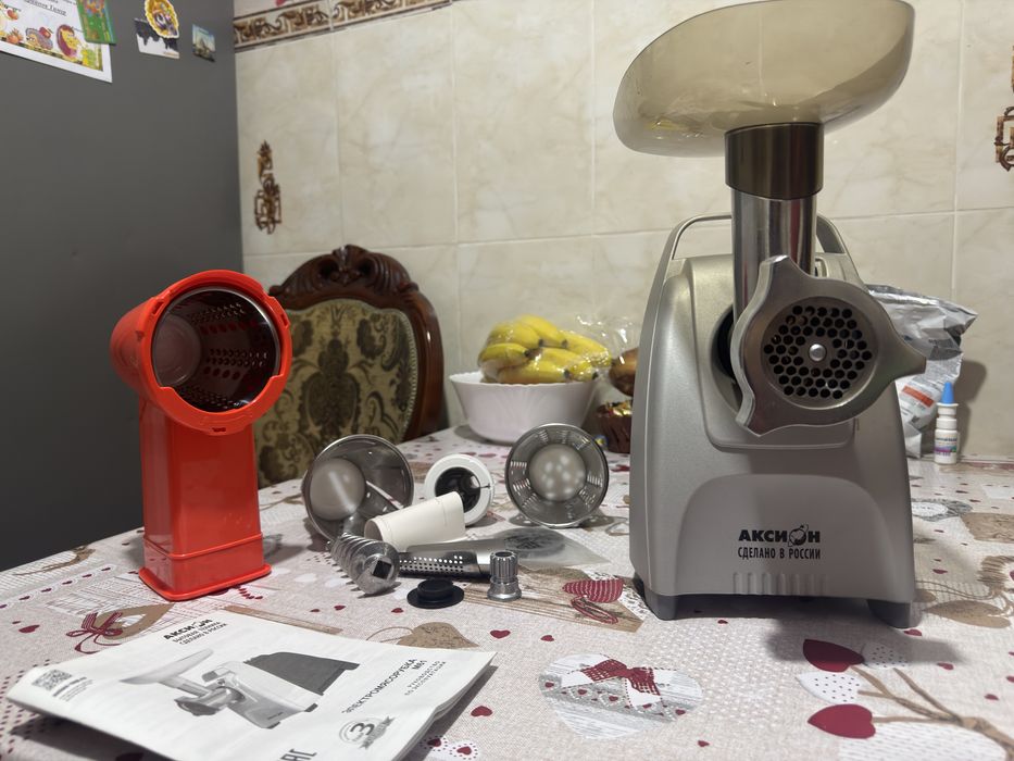 Продам мясорубку электрическую