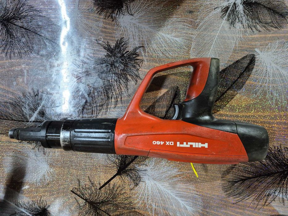 Pistol cuie HILTI DX 460