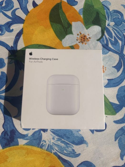 Wireless charging case airpods