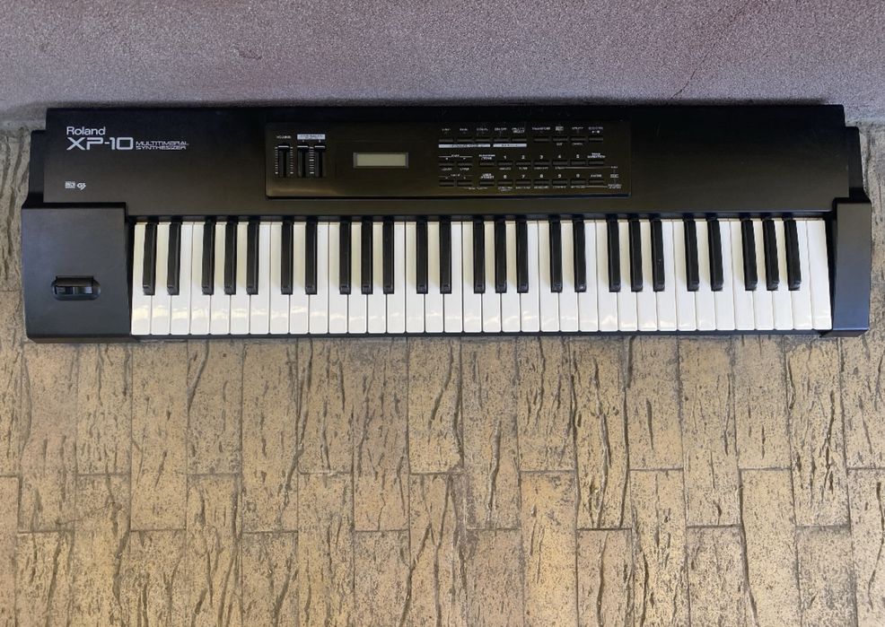 Roland XP10 synth