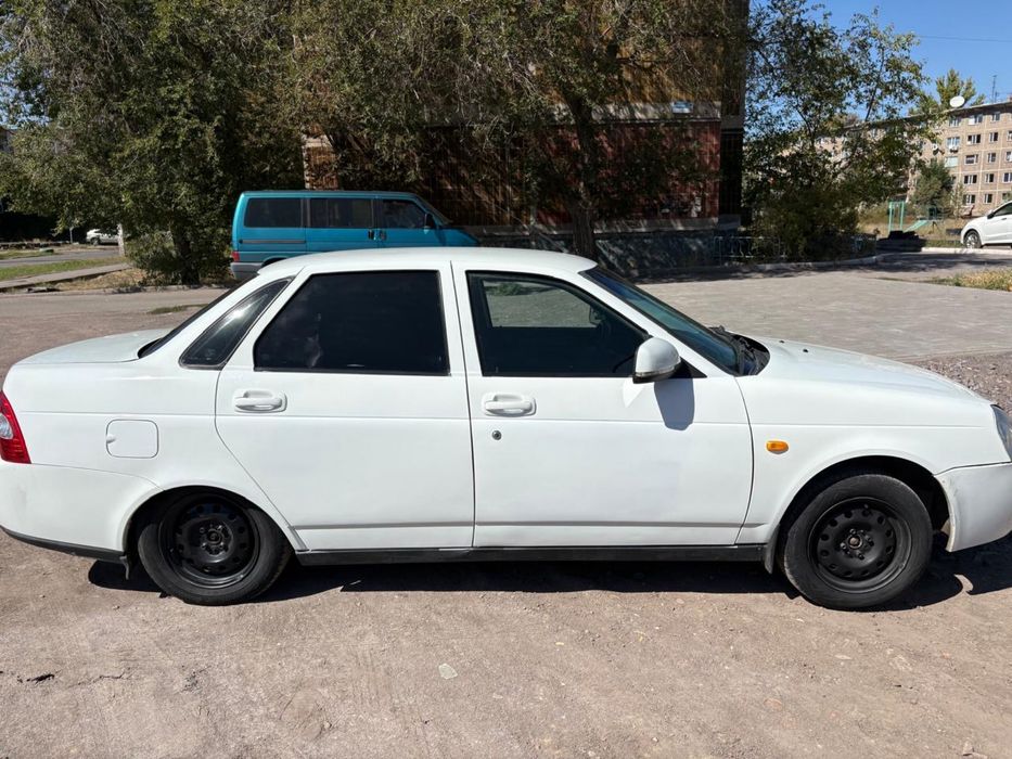 Продам машину Приора