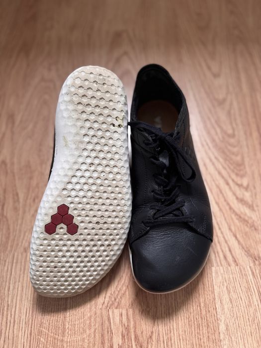 Pantofi de piele Vivobarefoot marimea 38