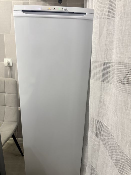 Вертикальный морозильник Бирюса