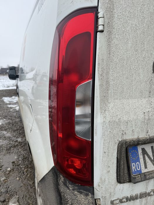 Stop Tripla Lampa Stanga Spate Fiat Doblo 2 Originala cu soclu!