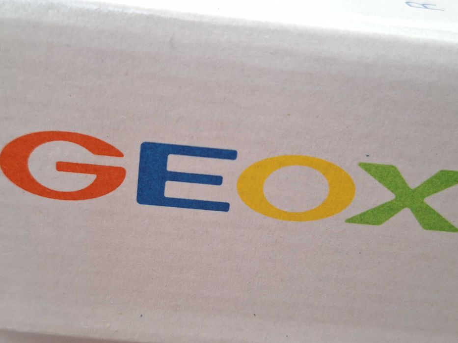 Обувки Geox 37 нови