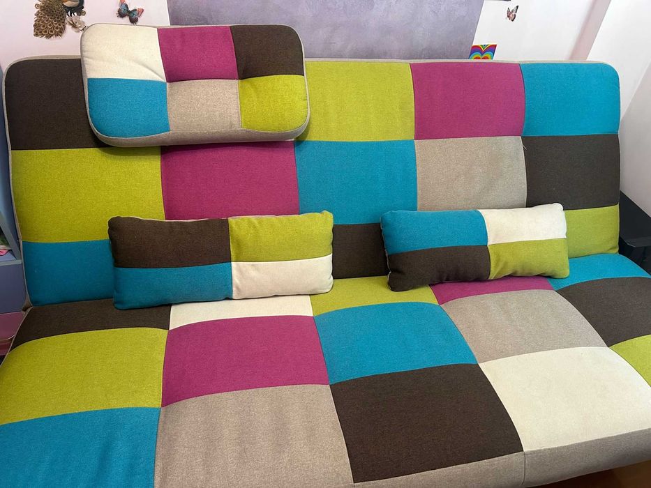 Canapea extensibila cu spatiu depozitare