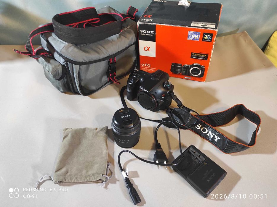 Фотоапарат Sony a65 с обектив Sigma 17-70/2,8-4 DC Macro OS HSM, светкавица Sony HVL-58AM, окомплектовка