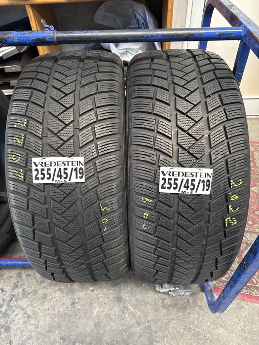 255/45/19 Vredestein M+S