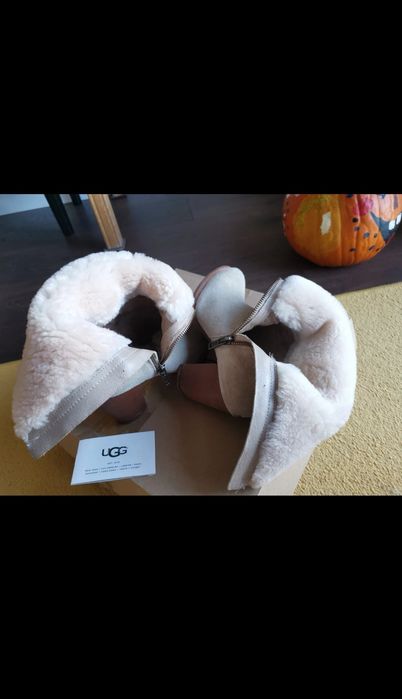 Cizme UGG în stare foarte bună