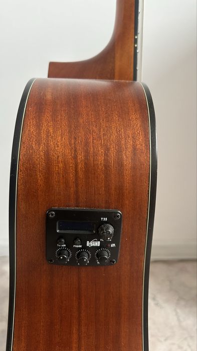 В продаже гитара Walden