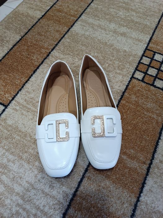 Дамски бели мокасини, размер 37