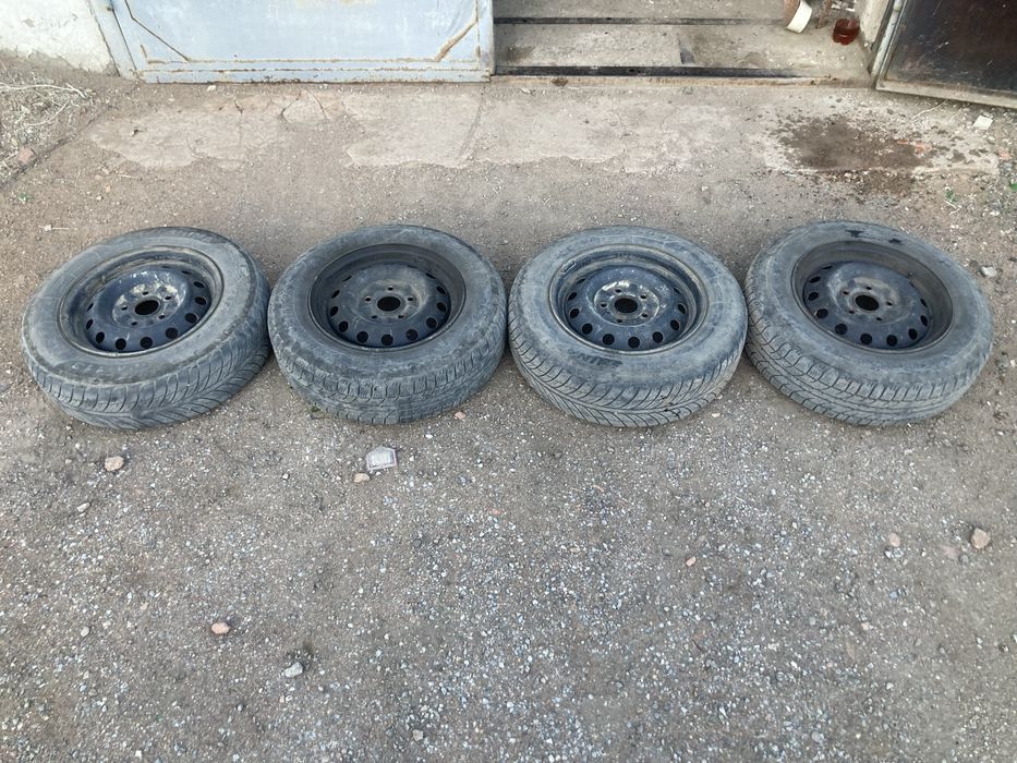 Продам колеса с дисками летний на 14