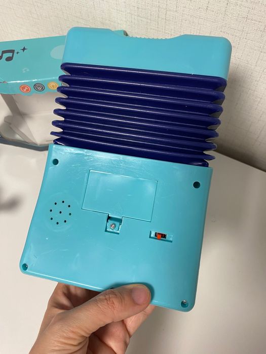 Малък акордеон с бат.