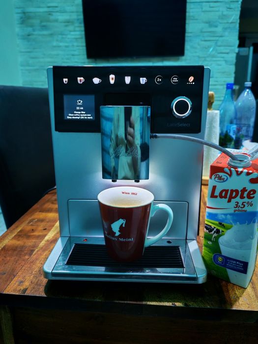 Espressor Melitta CI Touch Fully-auto 1.8 L 1400 W Argintiu