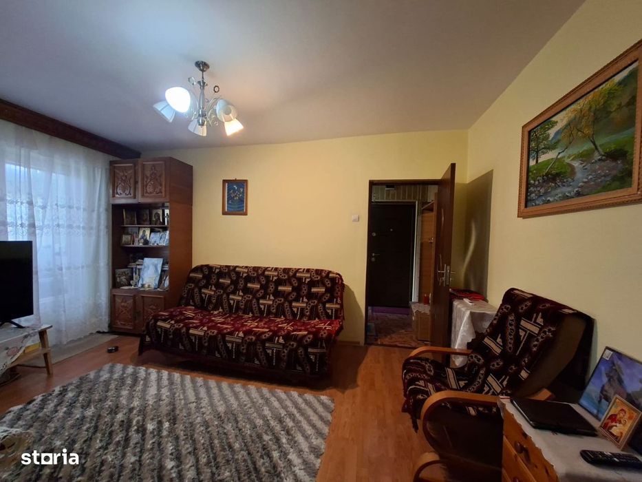 Zona Orizont-3 camere semidecomandat/balcon/mobilat/centrala/etaj 2