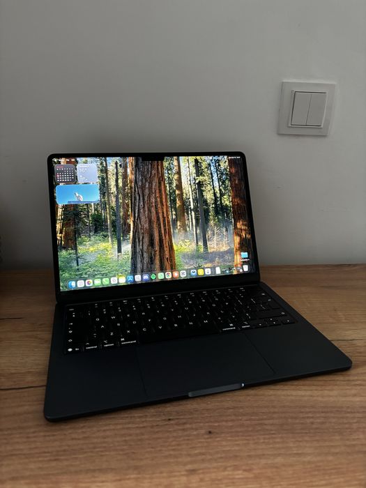 Macbook air M4 2025 13 inch Fullbox + husa