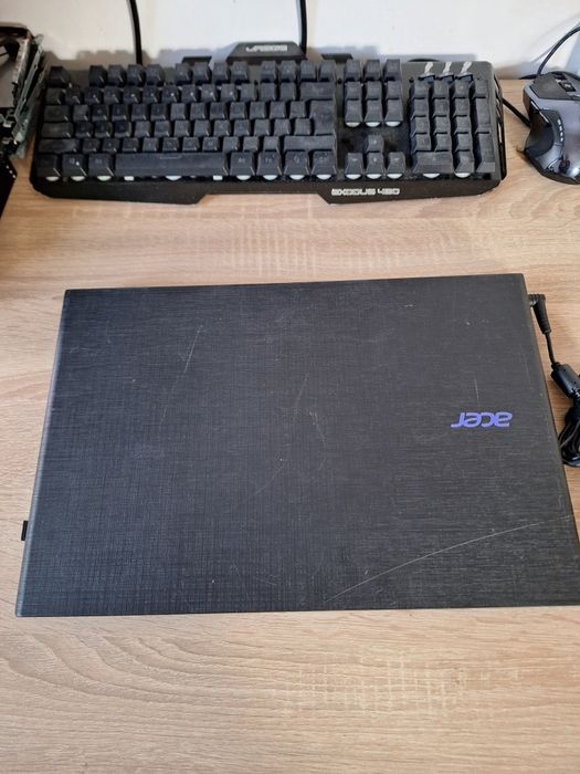 Laptop Acer Aspire E5-573G, 8 GB,  ssd 256 GB  , GeForce 920M 2 Gb