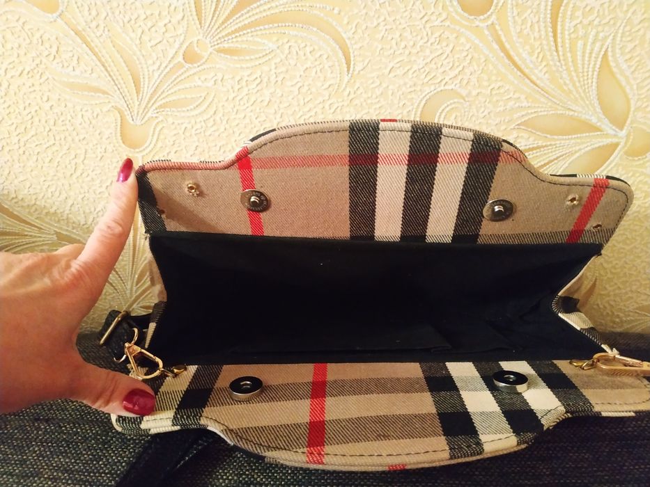 Клатч "Burberry", "Gucci".