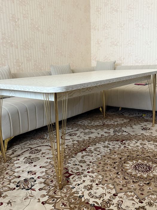 Гостинный (обеденный) стол