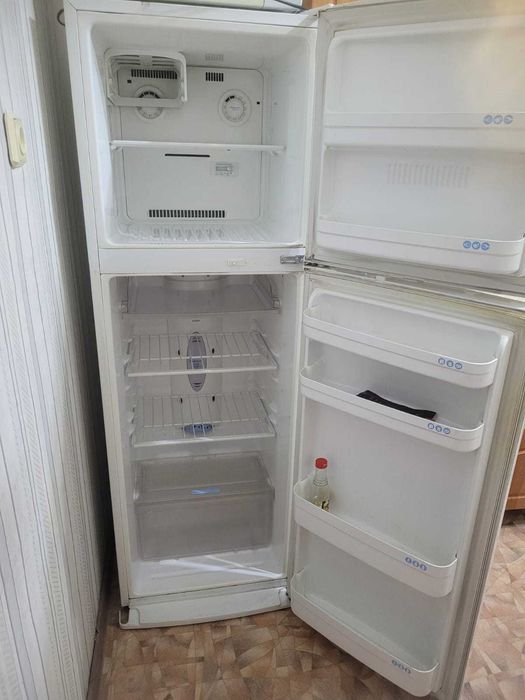 Холодильник и микроволновка