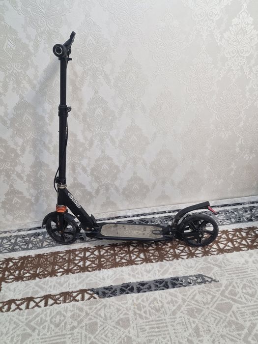 Продаю самокат в хорошем состояние