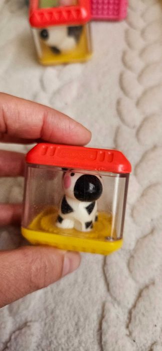 Музикален жираф на Fisher price с пет  кубчета