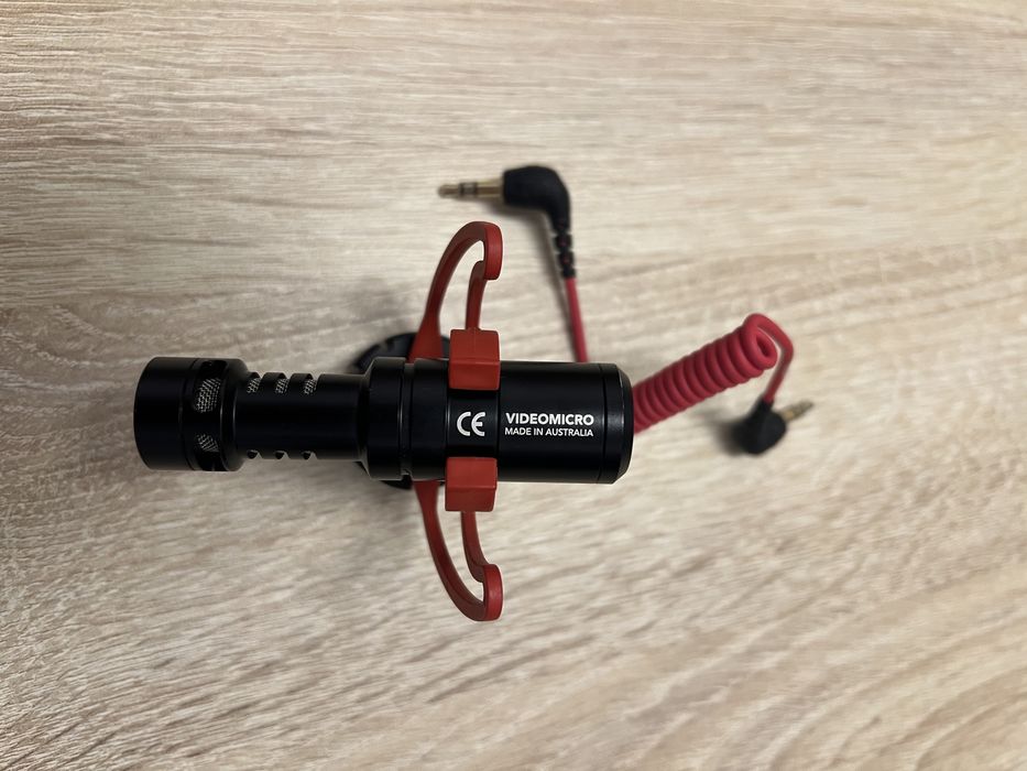 Rode VideoMicro (microfon shotgun compact) + cablu, stare foarte bună