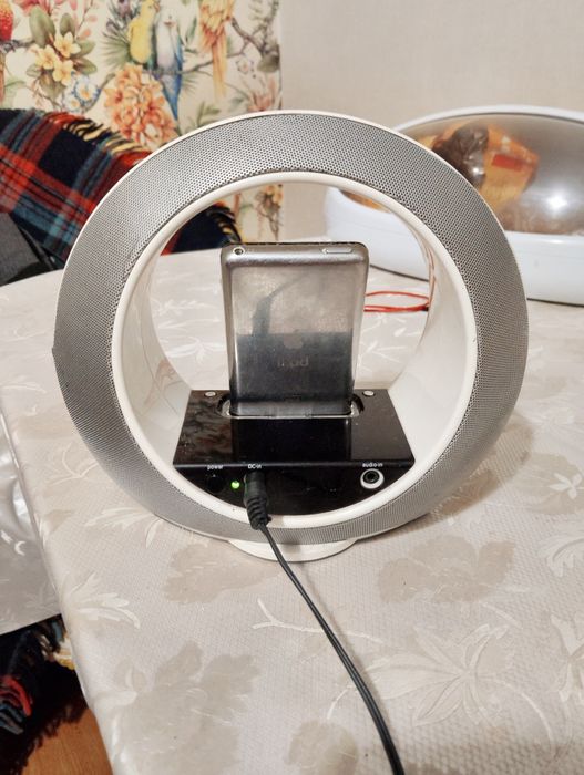 Ipod classic 5, 30gb +станция JBL