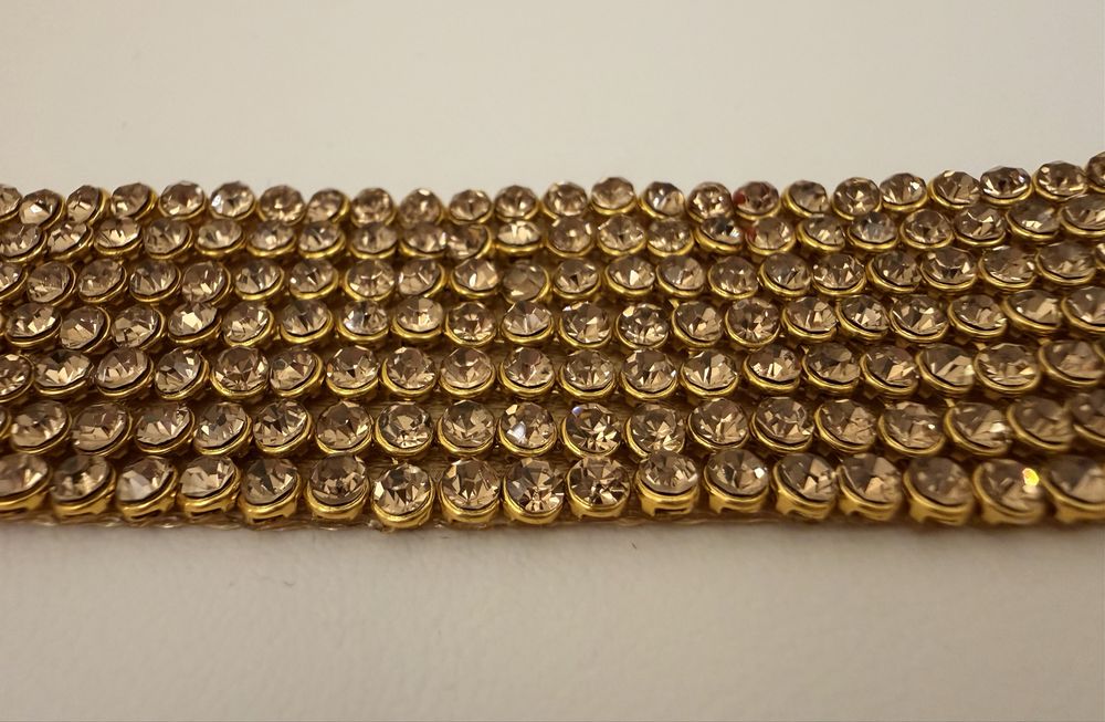 Choker auriu cu strasuri/ pietricele stralucitoare
