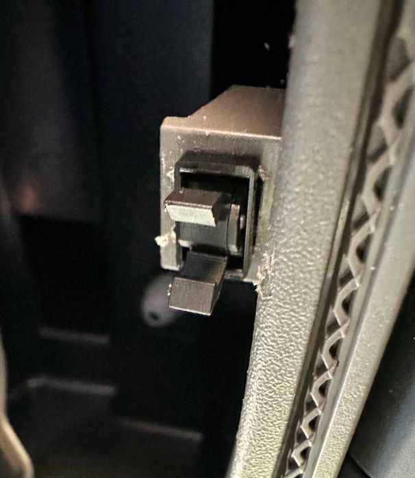 Încuietoare din plastic auto-blocanta masina