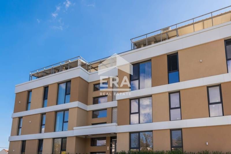 Продава се Двустаен апартамент в Варна, Бриз - 63 кв.м за 1174 €/кв.м - Снимка #4
