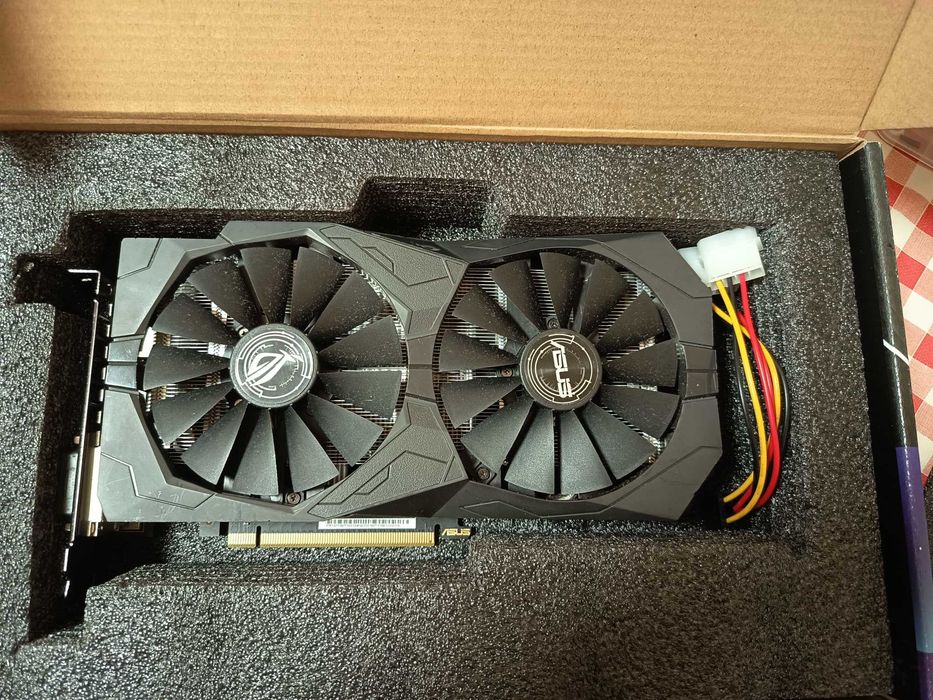 Placa video Asus Strix GTX 1050TI O4G Gaming