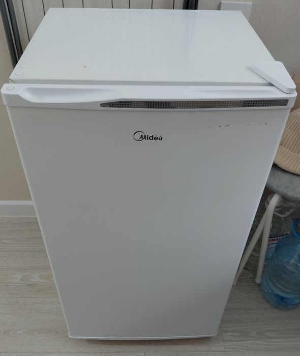 Продам холодильник офисный