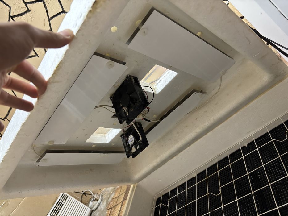 Инкубатор несушка 104 яйцо