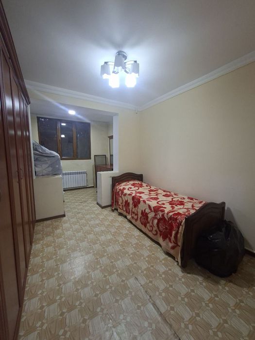 Продается 4х комнатная квартира. 2 этаж. Атлас. Фрунзе.