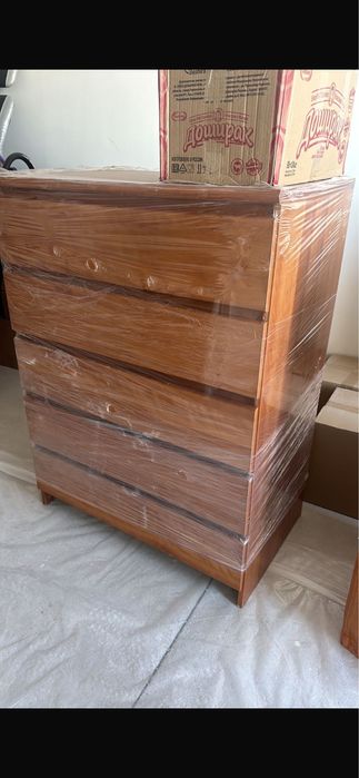 Комод,қызыл ағаштан жасалған