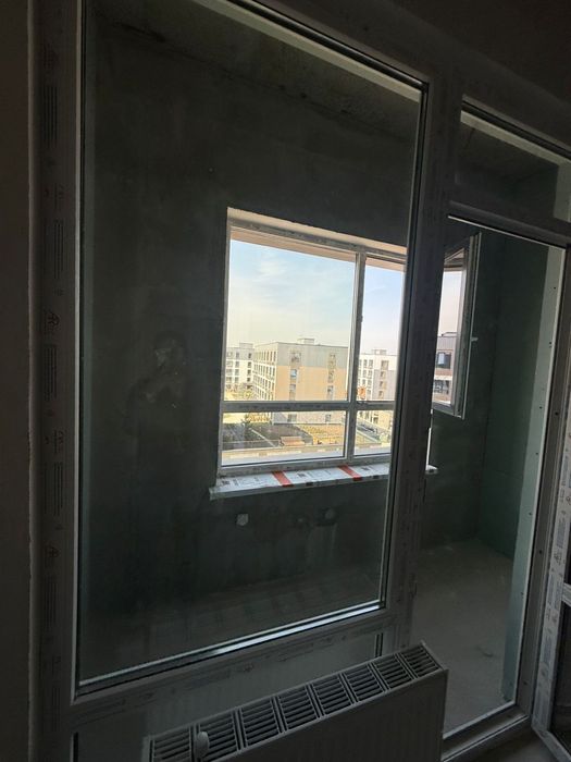 Дверь и стекло от балкона