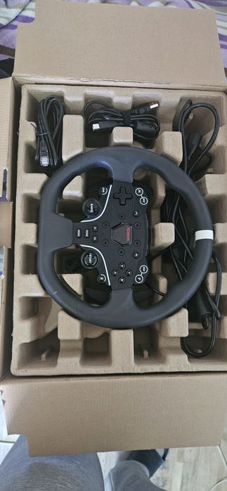 Moza R3 волан + mod za F1 в перфектно състояние