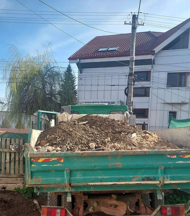 Transport moloz Demolări debarasări case