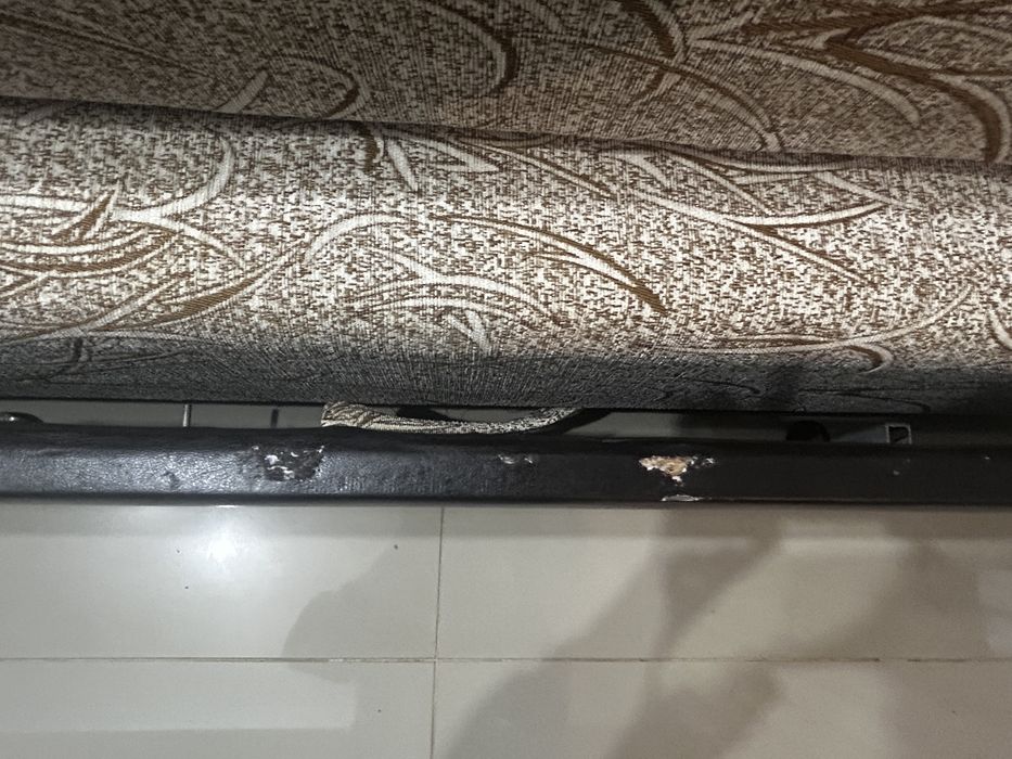 Vand canapea extensibila.