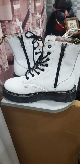 Продам женские ботинки 40 размер