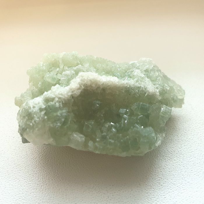 Скъпоценен камък Пренит (Мароко)