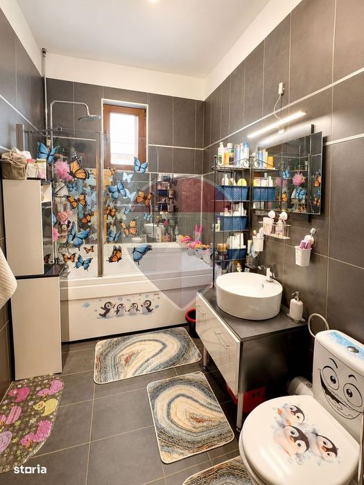 Apartament 3 camere, curte proprie 50 mp, bloc boutique 3 apartamente