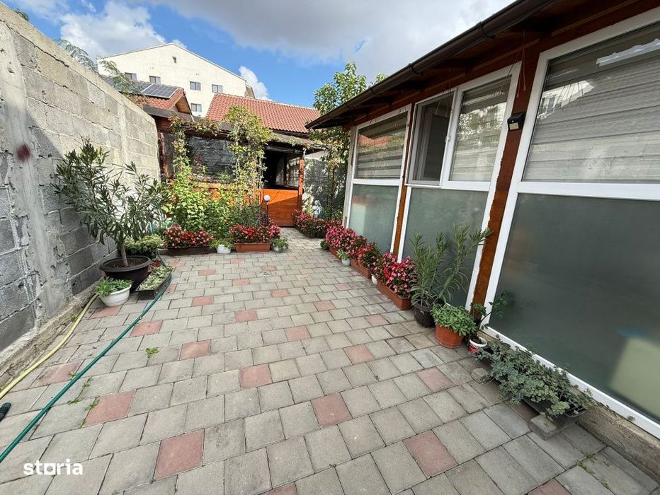 Vand casa complet utilata ,zona Damila