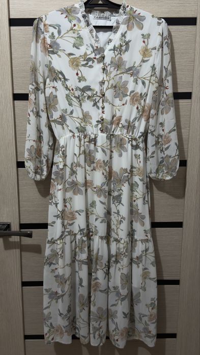 Продам платья, дешево.