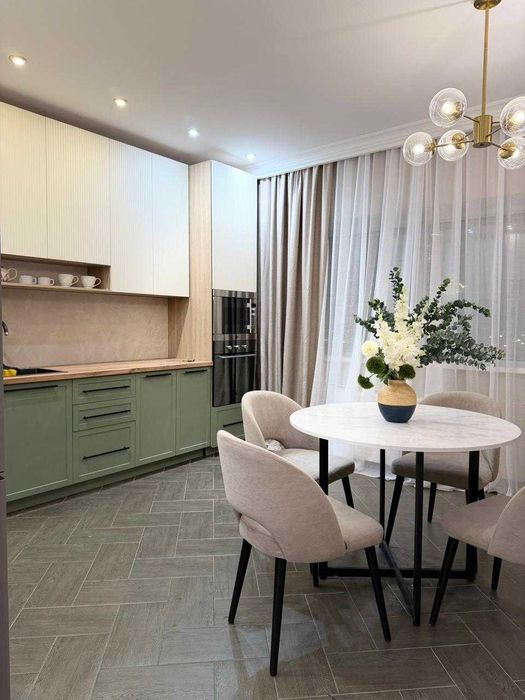 Продается двухкомнатная квартира 100 кв в ипотеку