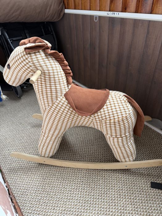 Продам коня качалку